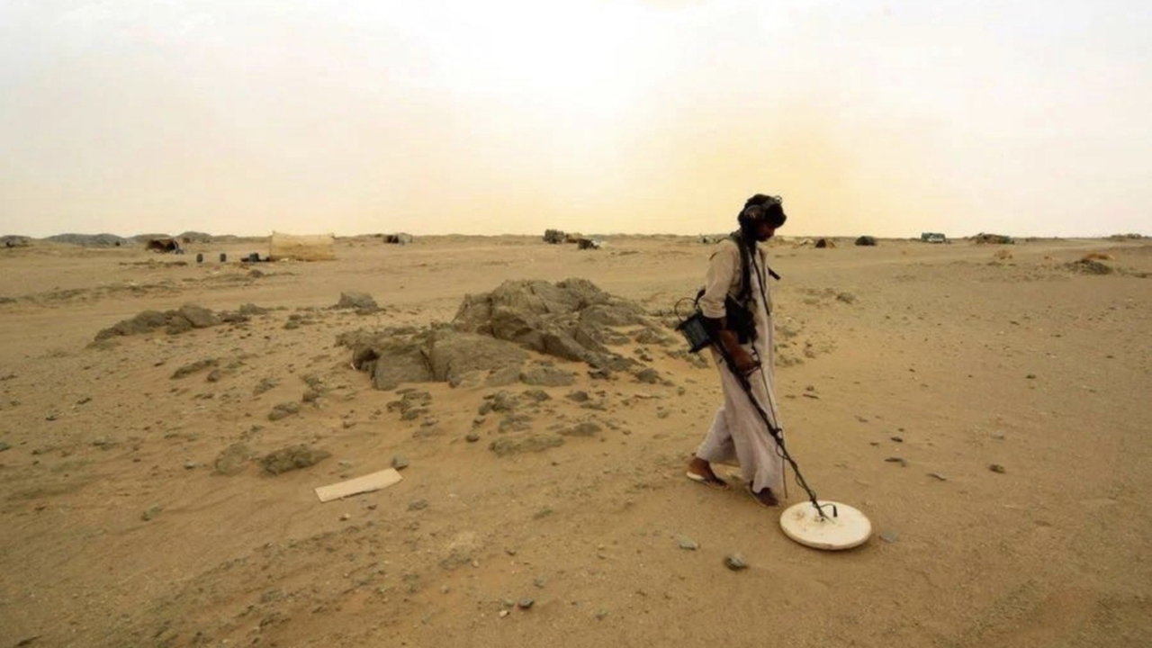 الجيش الموريتاني يطالب منقبي الذهب بإخلاء المناطق المحاذية للجدار الرملي بعد واقعة السمارة
